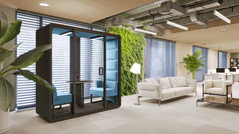 Kabiny akustyczne w miejscu pracy: mniej hałasu to mniej stresu.